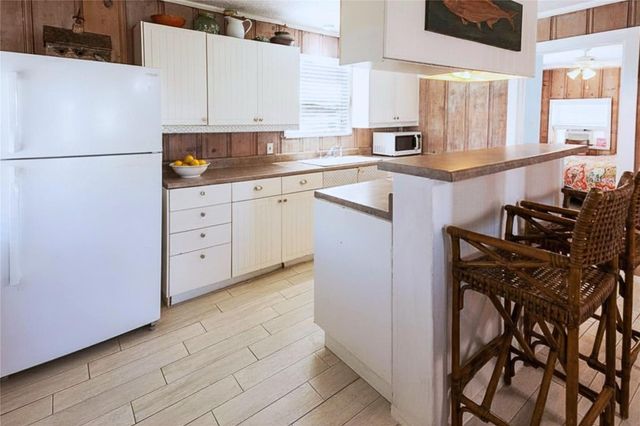 959 S East Road, Crystal Beach, TX 77650