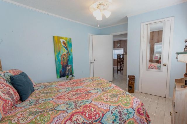 959 S East Road, Crystal Beach, TX 77650
