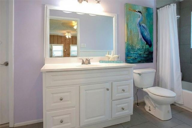 959 S East Road, Crystal Beach, TX 77650