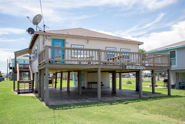 959 S East Road, Crystal Beach, TX 77650