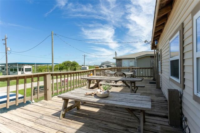 959 S East Road, Crystal Beach, TX 77650