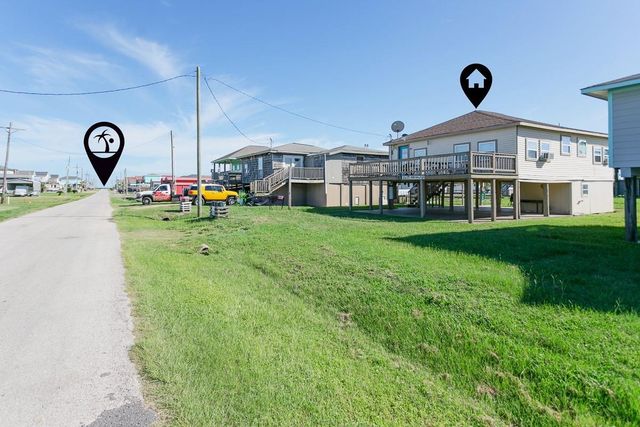 959 S East Road, Crystal Beach, TX 77650