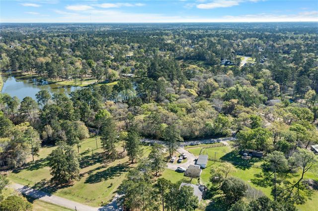 19739 E Lakeshore Drive, Magnolia, TX 77355