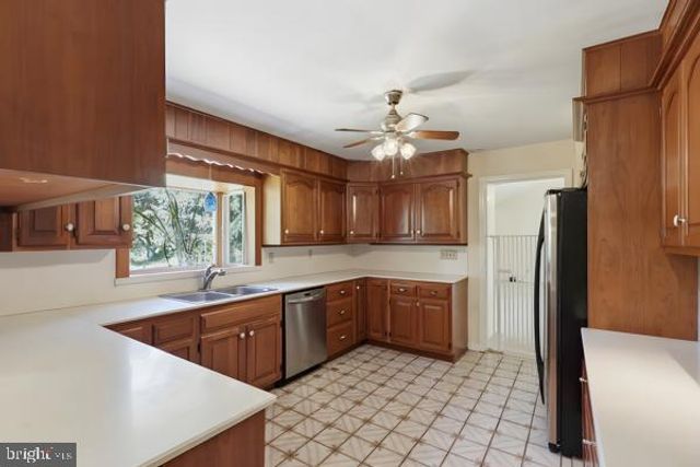 205 OAK LN, West Chester, PA 19382