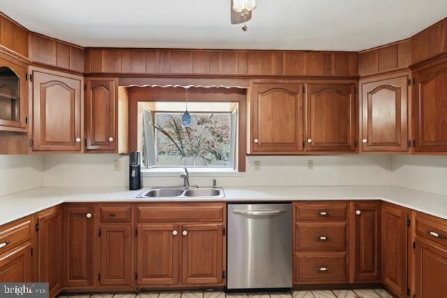 205 OAK LN, West Chester, PA 19382