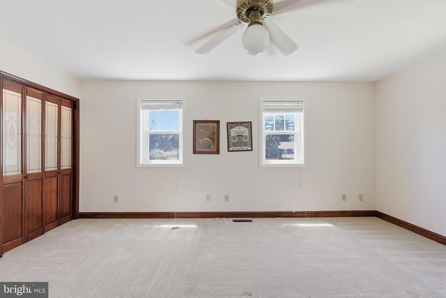 205 OAK LN, West Chester, PA 19382