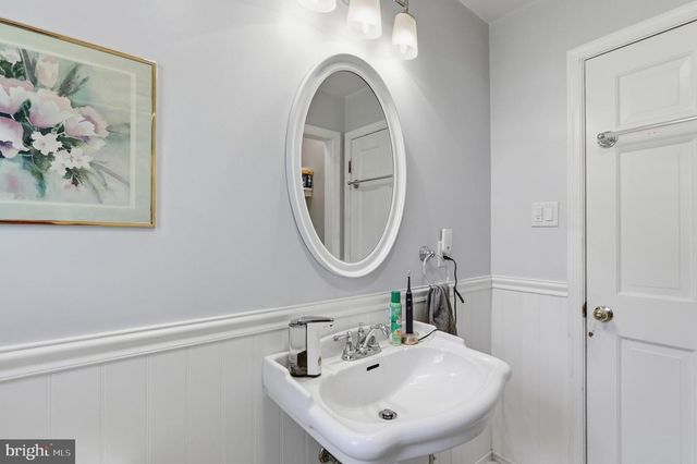 205 OAK LN, West Chester, PA 19382