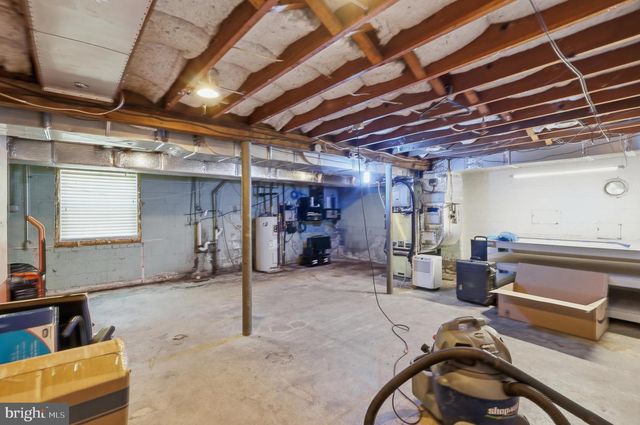205 OAK LN, West Chester, PA 19382