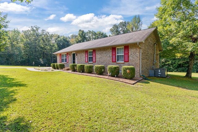 609 Shades Crest Dr, New Johnsonville, TN 37134