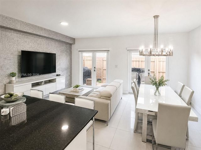 14467 SW 260th St, Homestead, FL 33032