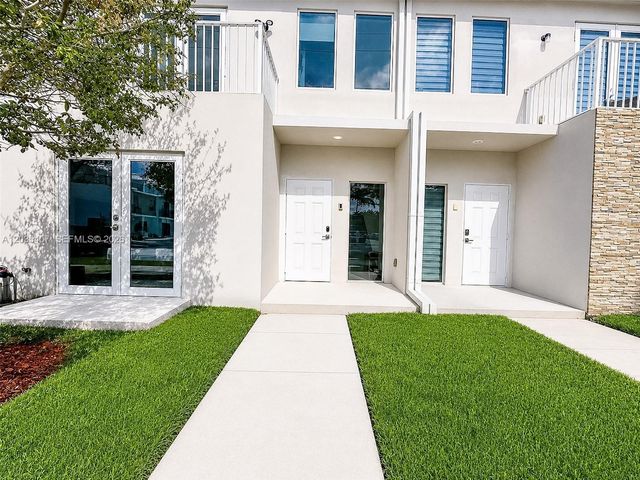 14467 SW 260th St, Homestead, FL 33032