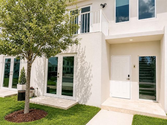 14467 SW 260th St, Homestead, FL 33032
