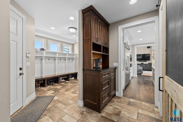 9004 E Torrey Pine Cir Circle, Sioux Falls, SD 57110