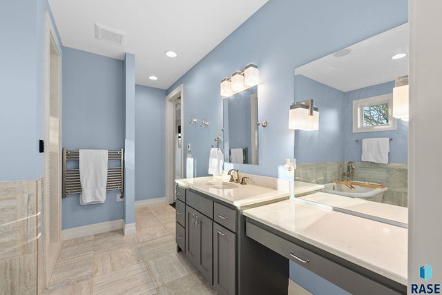 9004 E Torrey Pine Cir Circle, Sioux Falls, SD 57110