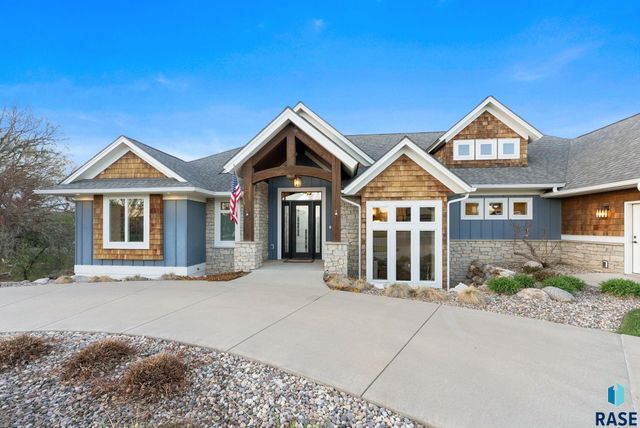 9004 E Torrey Pine Cir Circle, Sioux Falls, SD 57110