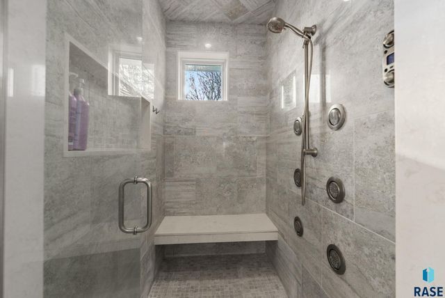 9004 E Torrey Pine Cir Circle, Sioux Falls, SD 57110