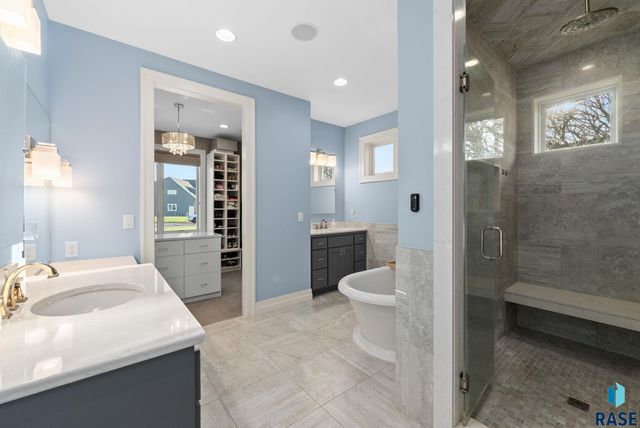 9004 E Torrey Pine Cir Circle, Sioux Falls, SD 57110
