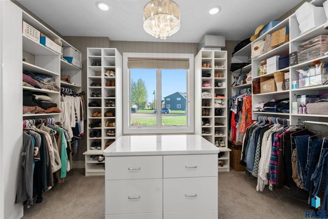 9004 E Torrey Pine Cir Circle, Sioux Falls, SD 57110