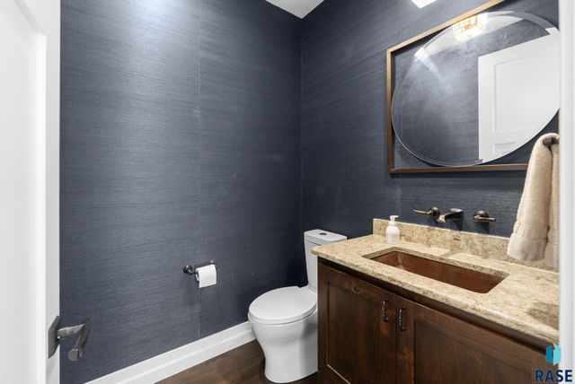 9004 E Torrey Pine Cir Circle, Sioux Falls, SD 57110