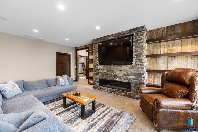9004 E Torrey Pine Cir Circle, Sioux Falls, SD 57110