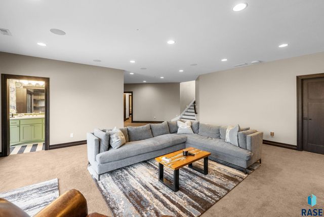 9004 E Torrey Pine Cir Circle, Sioux Falls, SD 57110