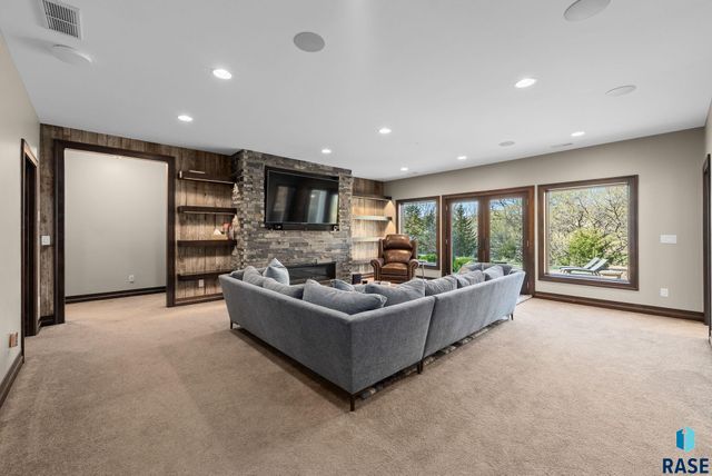 9004 E Torrey Pine Cir Circle, Sioux Falls, SD 57110