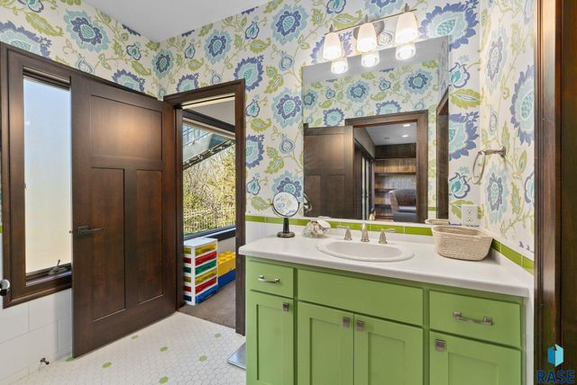 9004 E Torrey Pine Cir Circle, Sioux Falls, SD 57110