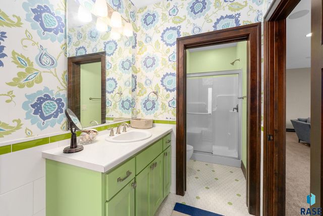 9004 E Torrey Pine Cir Circle, Sioux Falls, SD 57110