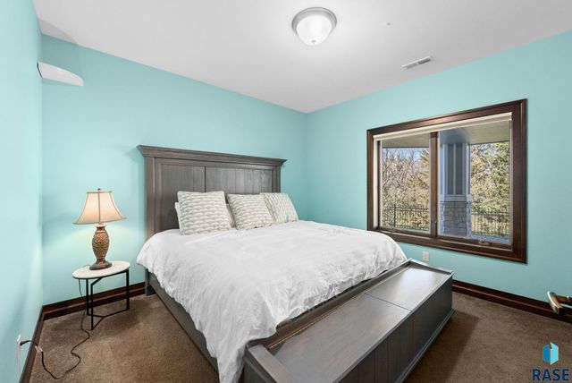 9004 E Torrey Pine Cir Circle, Sioux Falls, SD 57110
