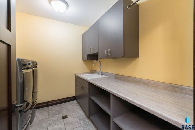 9004 E Torrey Pine Cir Circle, Sioux Falls, SD 57110