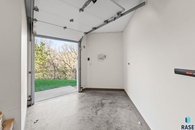 9004 E Torrey Pine Cir Circle, Sioux Falls, SD 57110