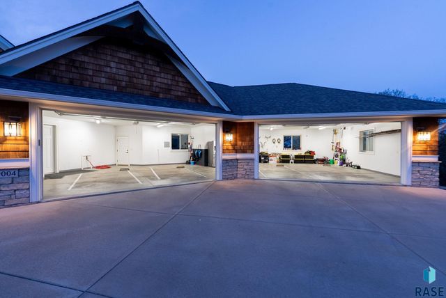 9004 E Torrey Pine Cir Circle, Sioux Falls, SD 57110