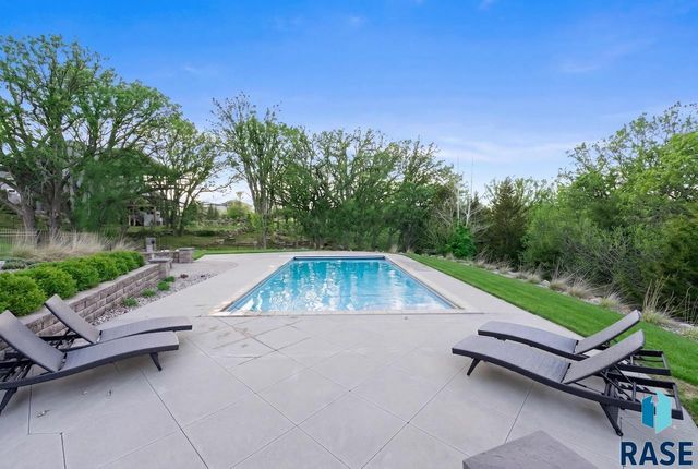 9004 E Torrey Pine Cir Circle, Sioux Falls, SD 57110