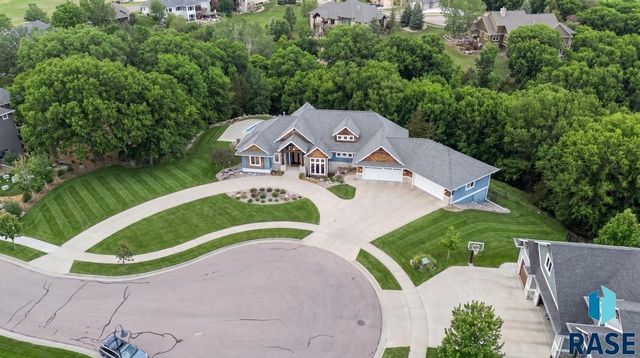 9004 E Torrey Pine Cir Circle, Sioux Falls, SD 57110
