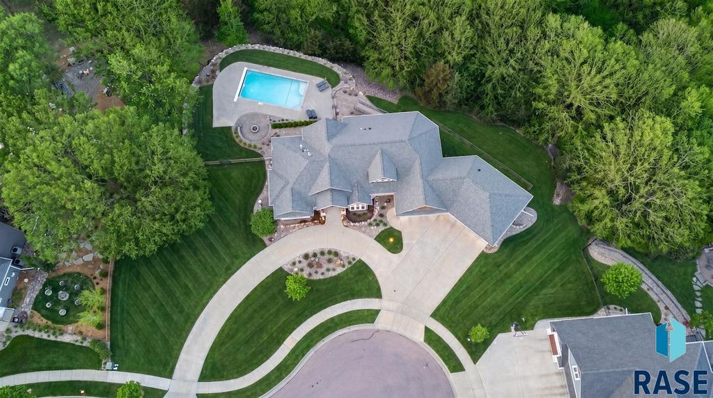 9004 E Torrey Pine Cir Circle, Sioux Falls, SD 57110