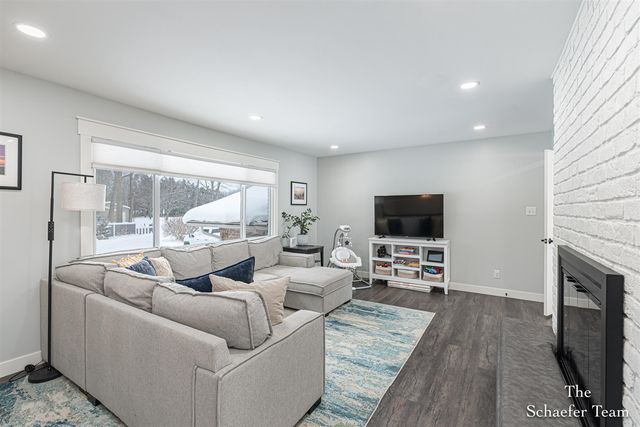 8610 Dygert Drive, Alto, MI 49302