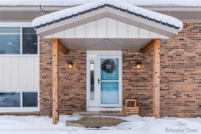 8610 Dygert Drive, Alto, MI 49302