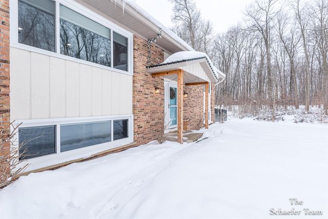 8610 Dygert Drive, Alto, MI 49302