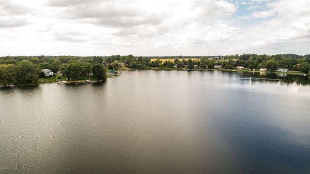 8610 Dygert Drive, Alto, MI 49302