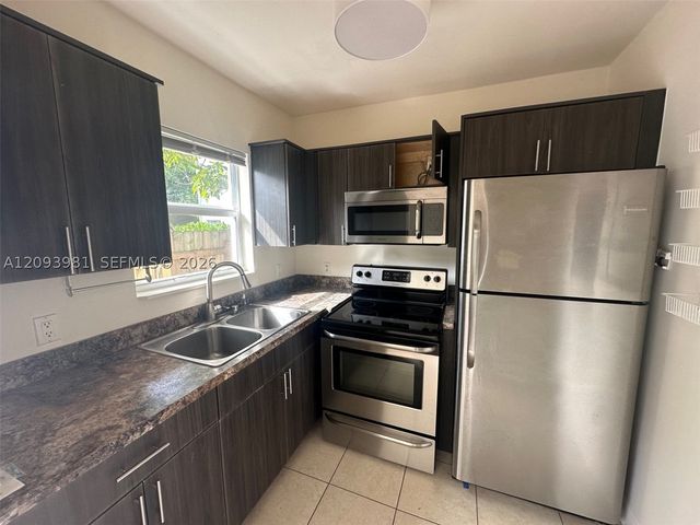 565 NE 65th St 2, Miami, FL 33138
