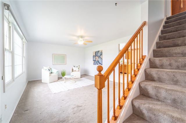 24 Masthead Way, Henrietta, NY 14622