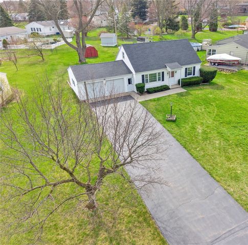 24 Masthead Way, Henrietta, NY 14622