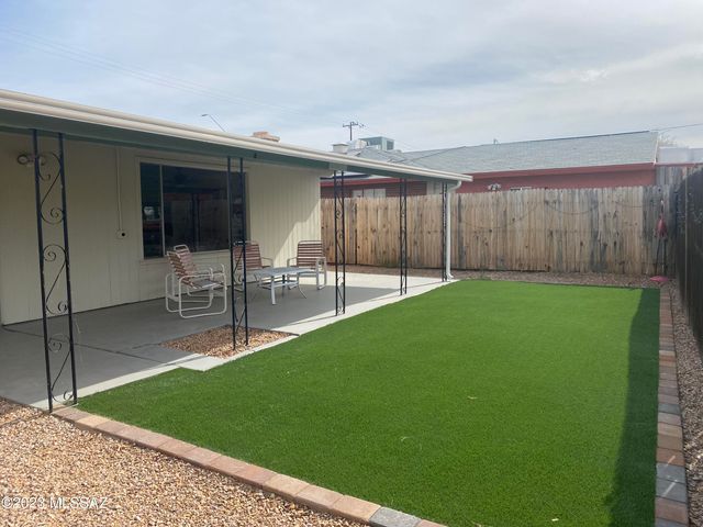 2231 N Swan Road, Tucson, AZ 85712