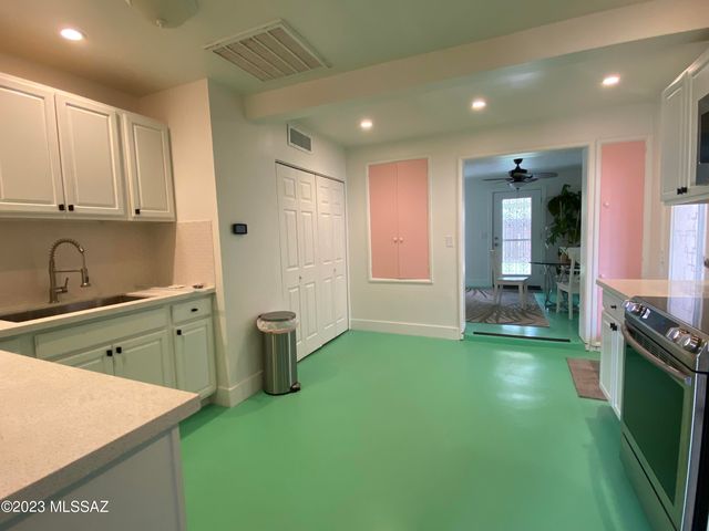2231 N Swan Road, Tucson, AZ 85712