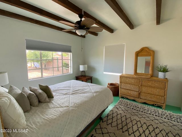 2231 N Swan Road, Tucson, AZ 85712