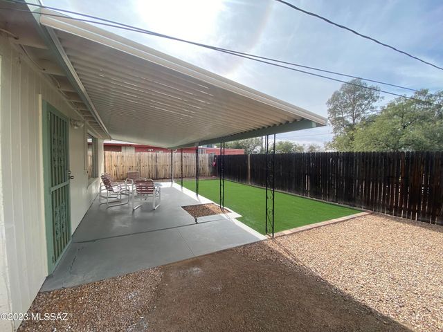 2231 N Swan Road, Tucson, AZ 85712