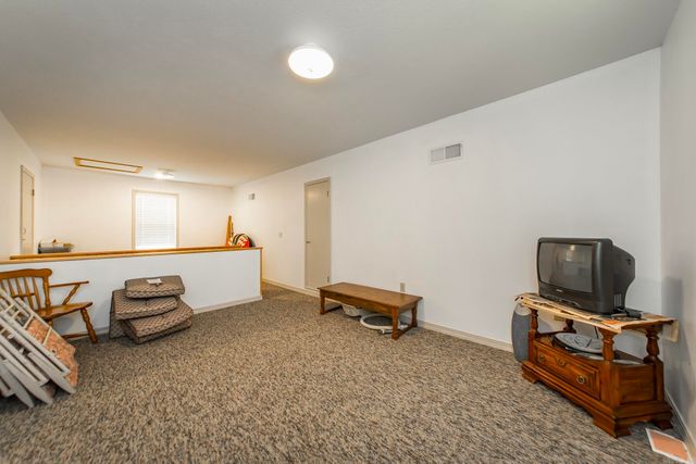 143 Hurricane Dr., Greers Ferry, AR 72067