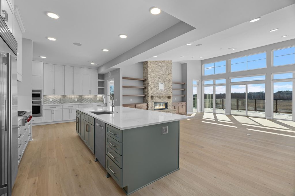 1 Hill Farm Road 306, North Oaks, MN 55127 — exterior
