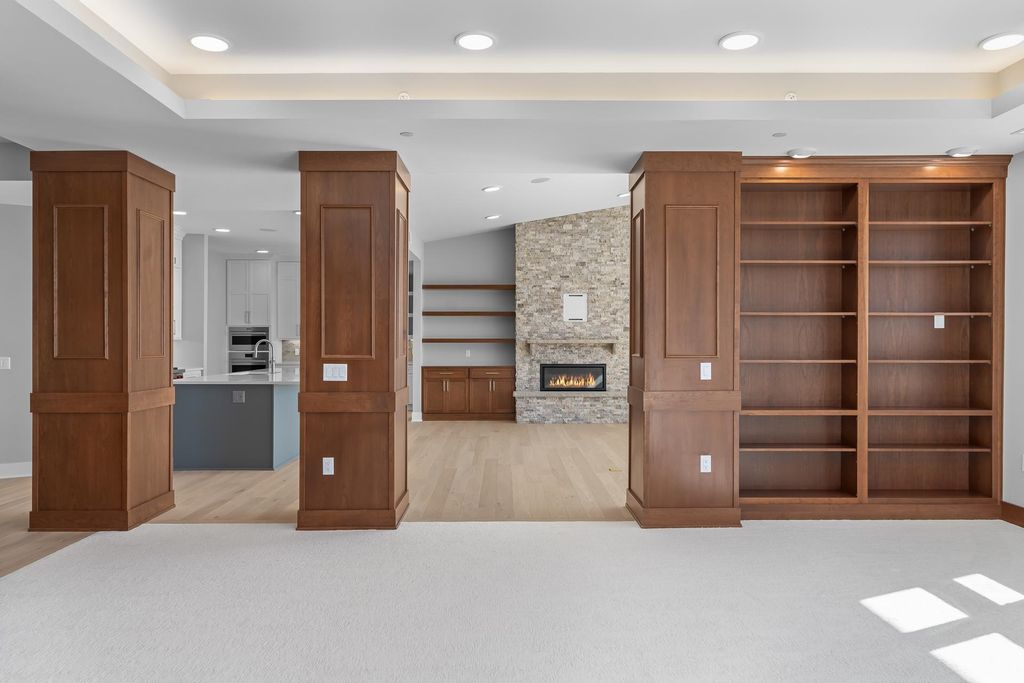 1 Hill Farm Road 306, North Oaks, MN 55127 — photo 2