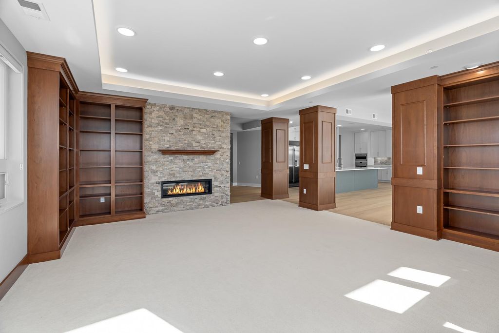 1 Hill Farm Road 306, North Oaks, MN 55127 — photo 3